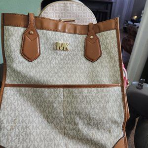Micheal kors tan purse used